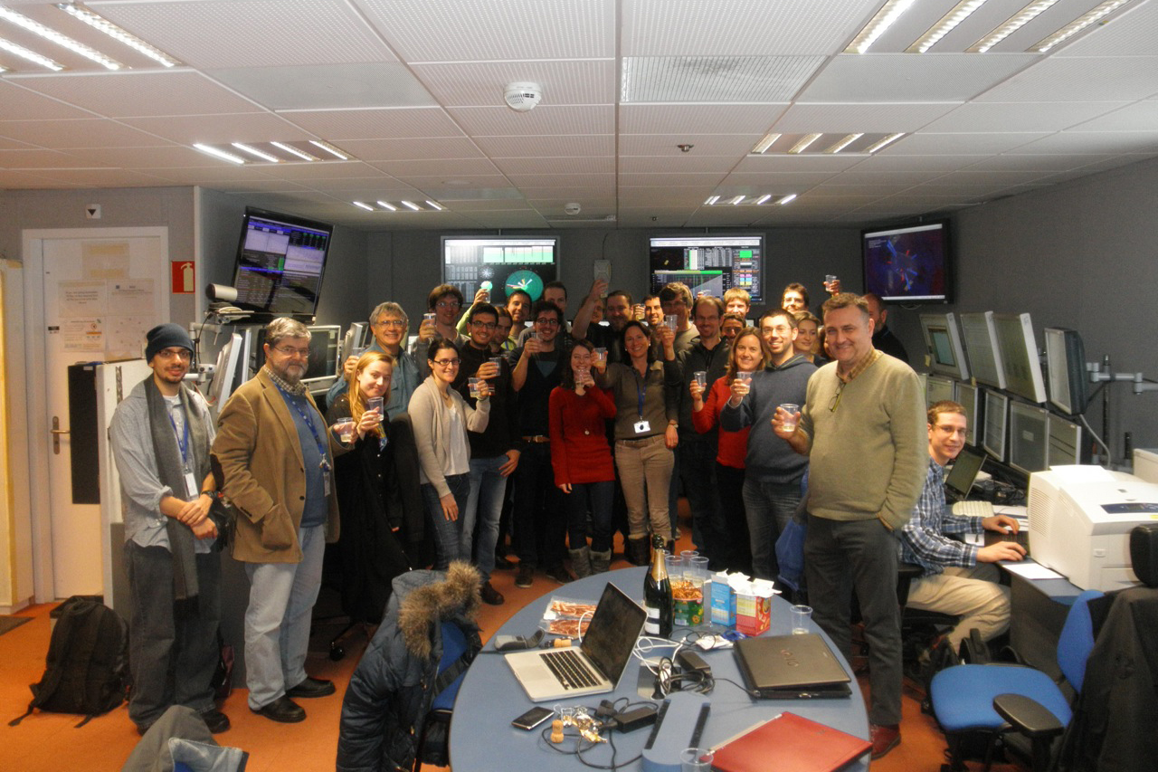 A jubilant CMS Control Room, shortly after the LHC provided the first pPb collisions with stable beams.