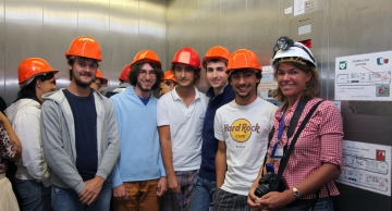 The students, taking the lift to the CMS cavern, located 100 m below the surface