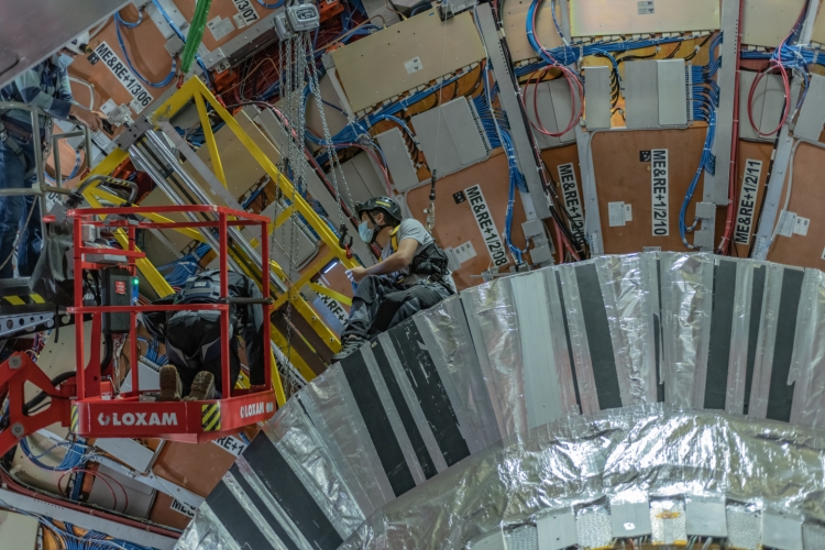 GEMs team at work during the installation Credit: CERN