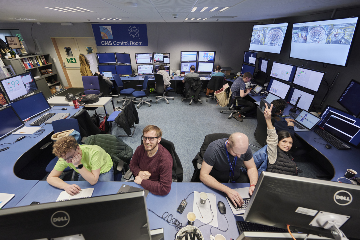 CMS Control Room during data taking campaigns before pandemic restrictions. Credit: CERN, Ordan, Julien